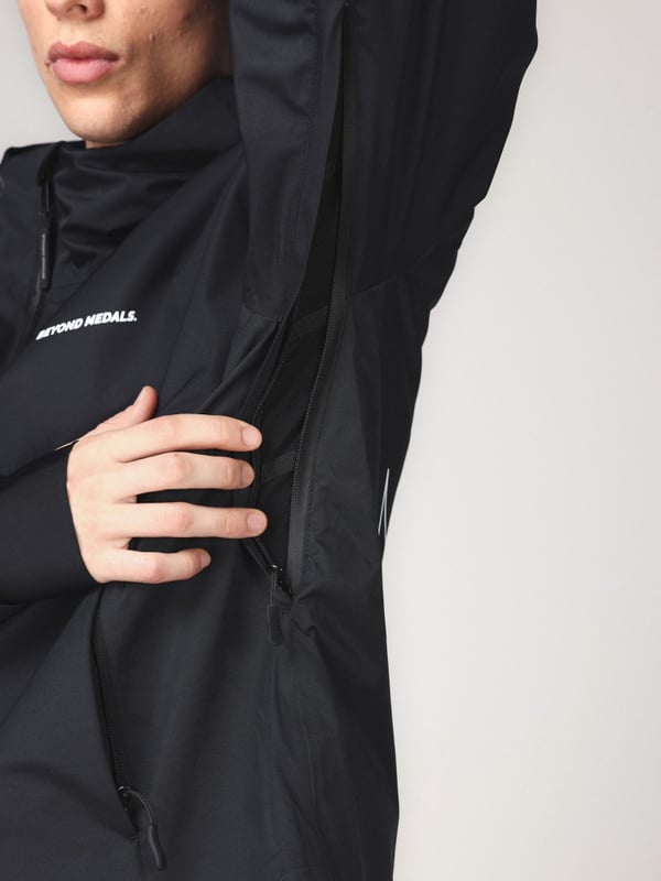 Half Zip Jkt Black AW23 | Beyond Medals