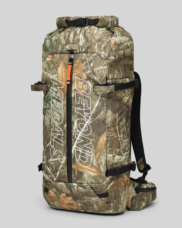 Bm/Db Snow Pro Backpack 32L | Beyond Medals